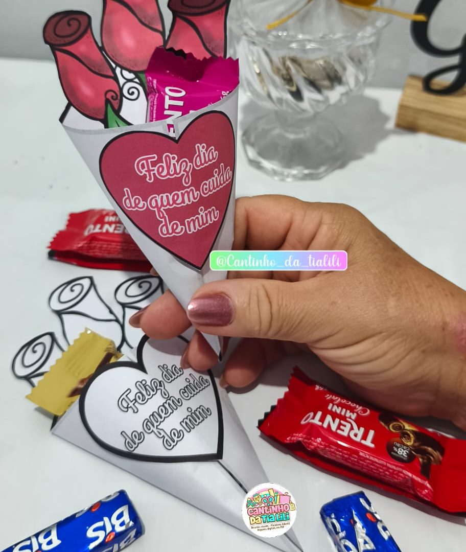 Cartão Buquê "Feliz Dia de Quem Cuida de Mim"